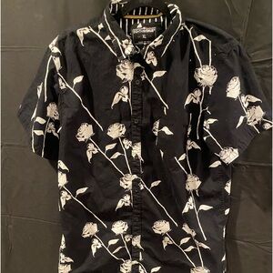 Black & White floral short sleeve shirt Size XL